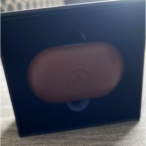 Earbud’s


Manufacturer: Peter Millar